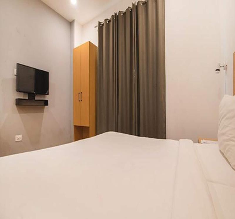 Fabhotel Kingston House image