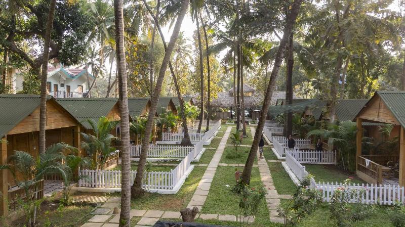 Kings Villa Resort image