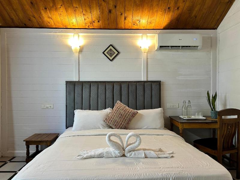 Kings Villa Resort image