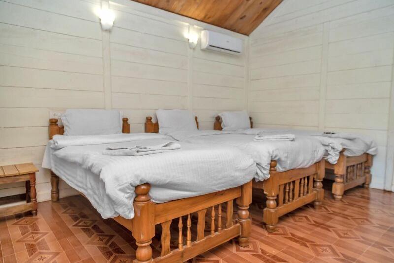 Kings Villa Resort image