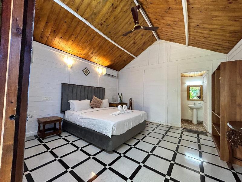Kings Villa Resort image