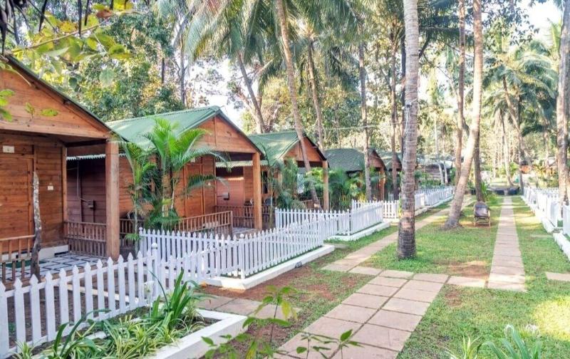 Kings Villa Resort image