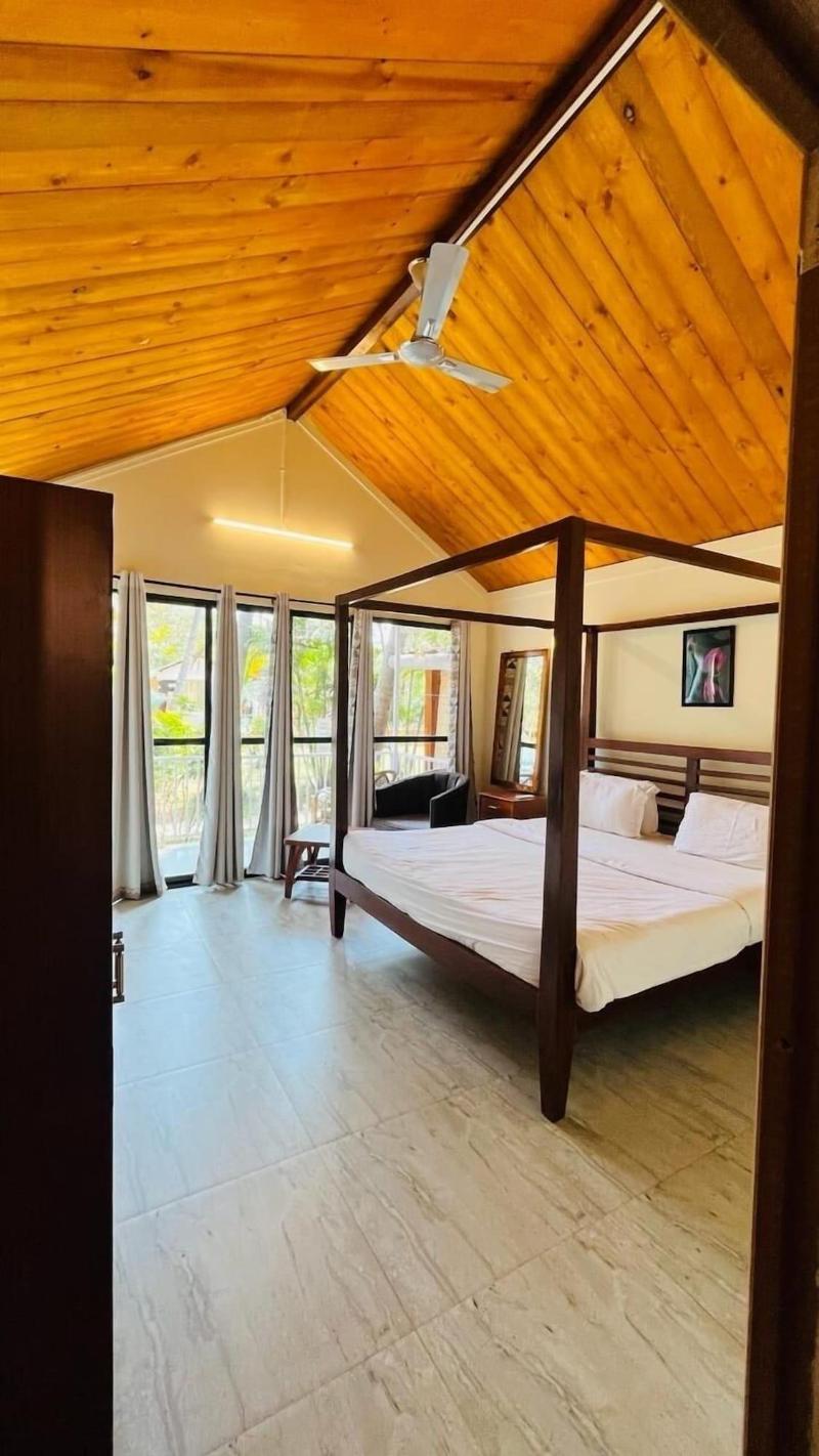 Kings Villa Resort image