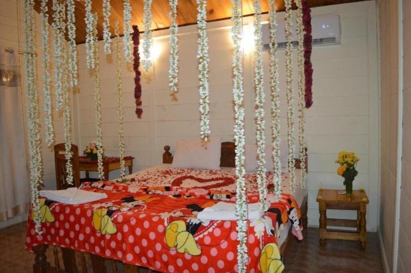 Kings Villa Resort image