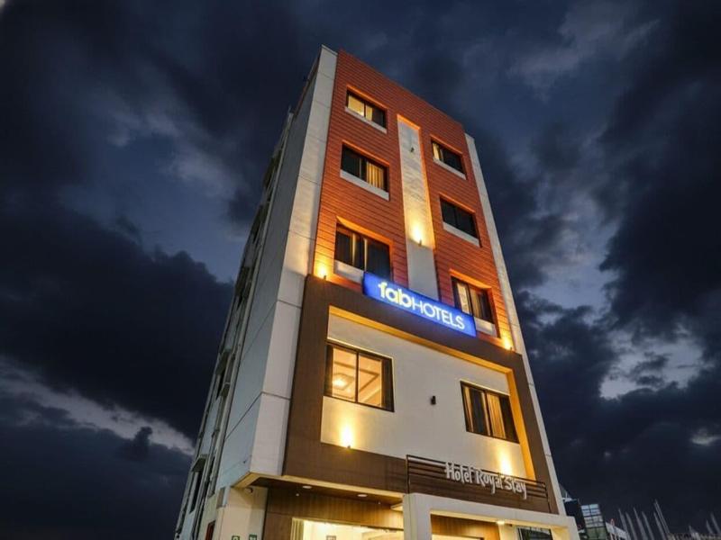Fabhotel Royal Stay image