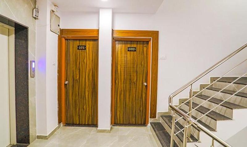 Fabhotel Royal Stay image