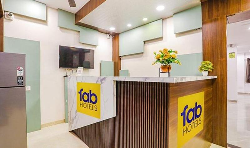 Fabhotel Royal Stay image