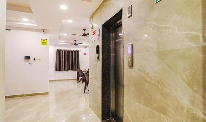 Fabhotel Royal Stay image