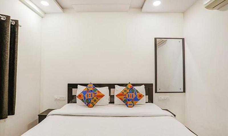Fabhotel Royal Stay image