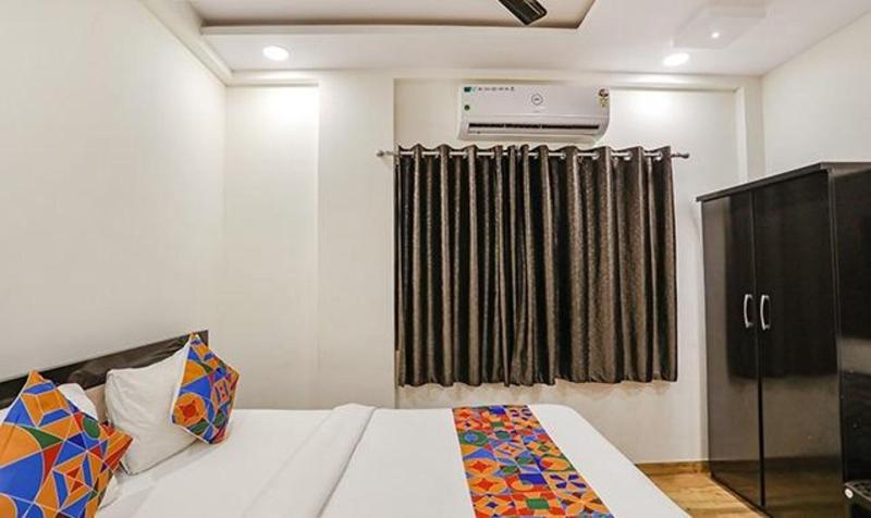 Fabhotel Royal Stay image