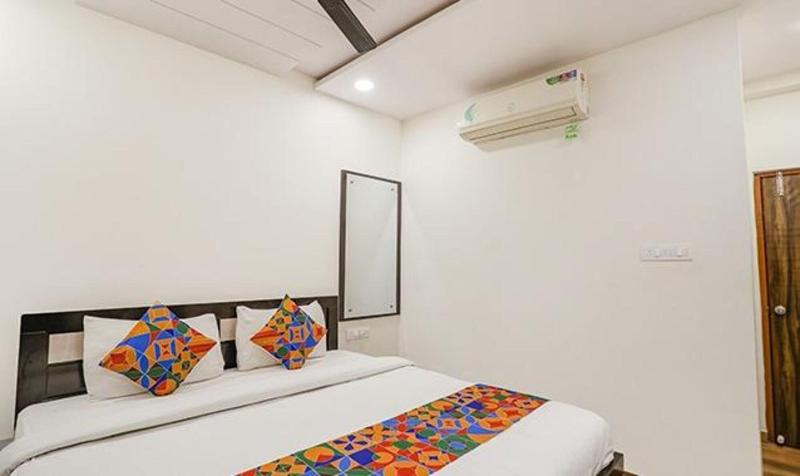 Fabhotel Royal Stay image