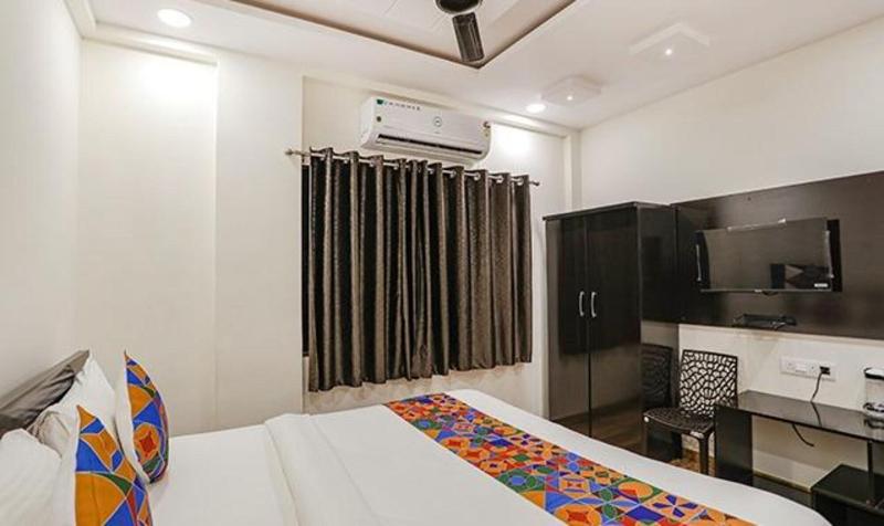 Fabhotel Royal Stay image