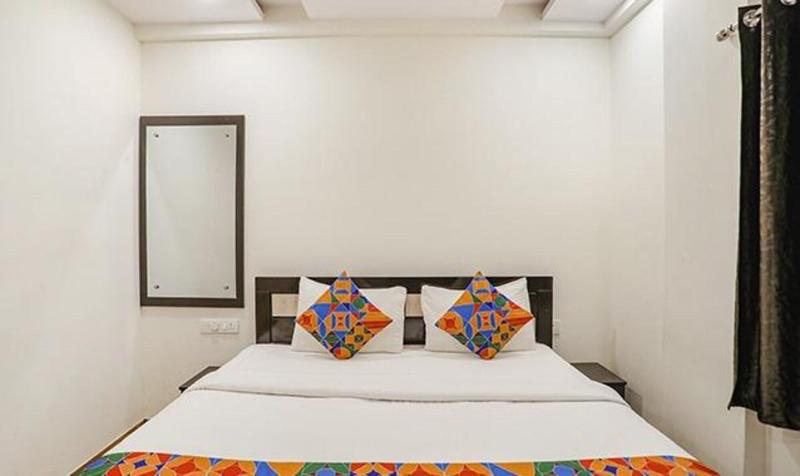 Fabhotel Royal Stay image
