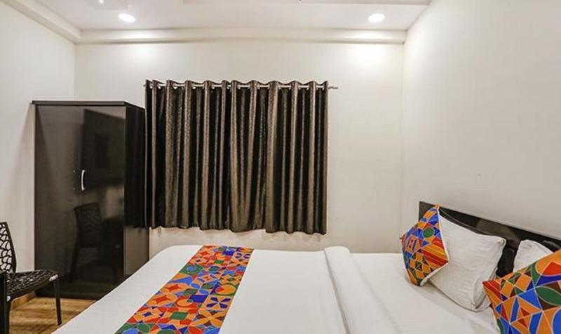 Fabhotel Royal Stay image