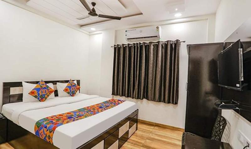 Fabhotel Royal Stay image