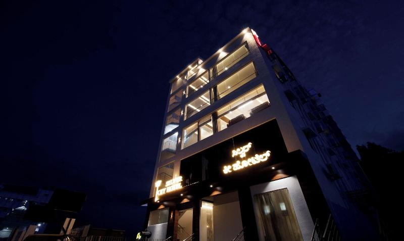 Itsy Hotels Silver Keys image