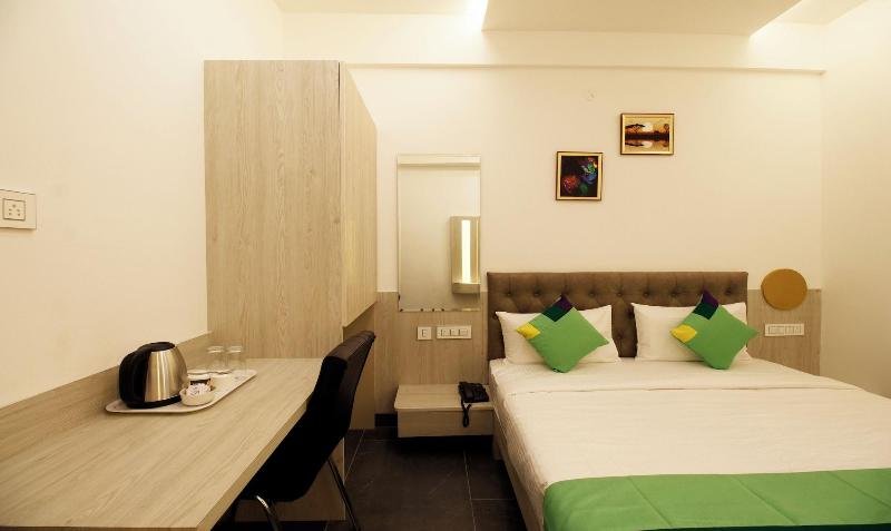 Itsy Hotels Silver Keys image