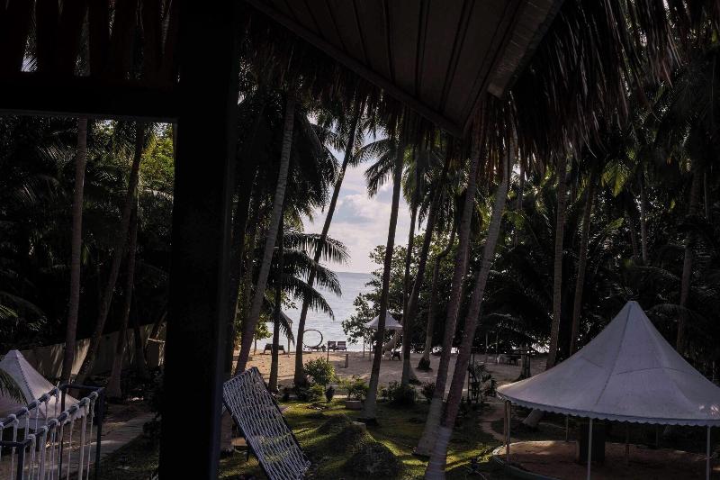 Coral Reef Resort & Spa, Havelock image