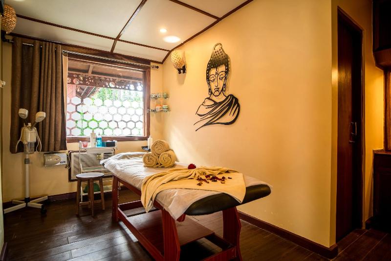 Coral Reef Resort & Spa, Havelock image
