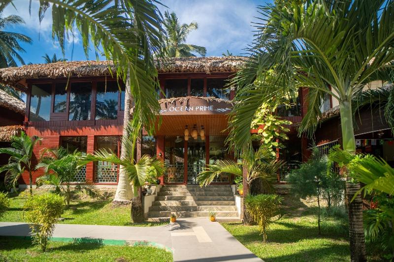 Coral Reef Resort & Spa, Havelock image