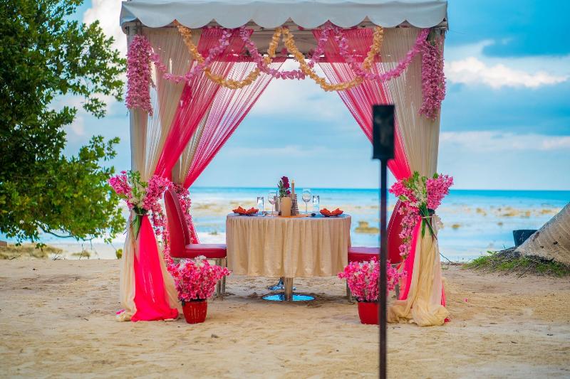 Coral Reef Resort & Spa, Havelock image