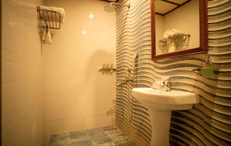 Coral Reef Resort & Spa, Havelock image