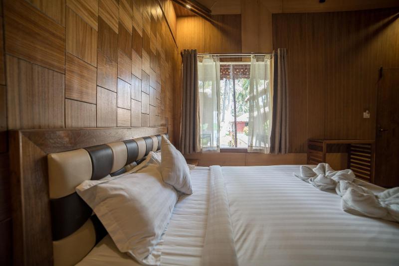 Coral Reef Resort & Spa, Havelock image