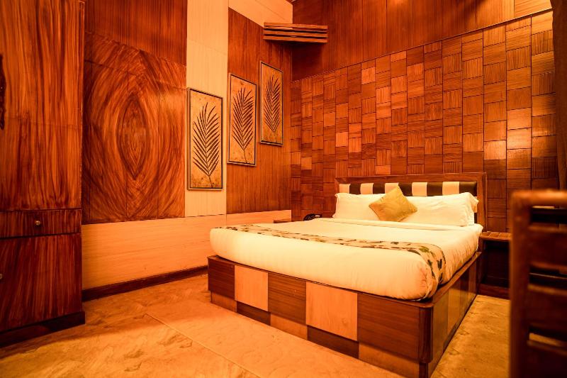 Coral Reef Resort & Spa, Havelock image