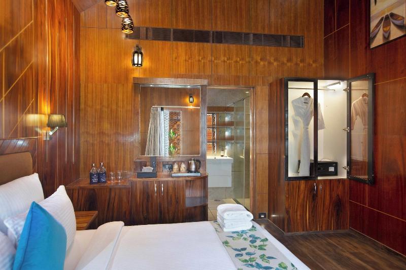 Coral Reef Resort & Spa, Havelock image