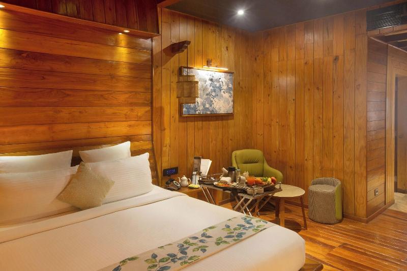 Coral Reef Resort & Spa, Havelock image