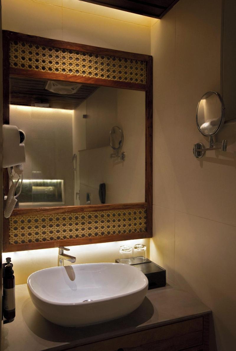 Coral Reef Resort & Spa, Havelock image