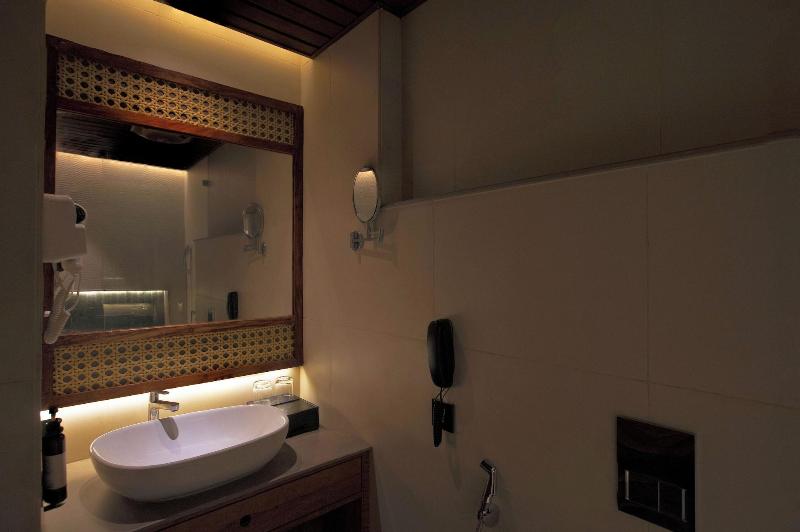 Coral Reef Resort & Spa, Havelock image