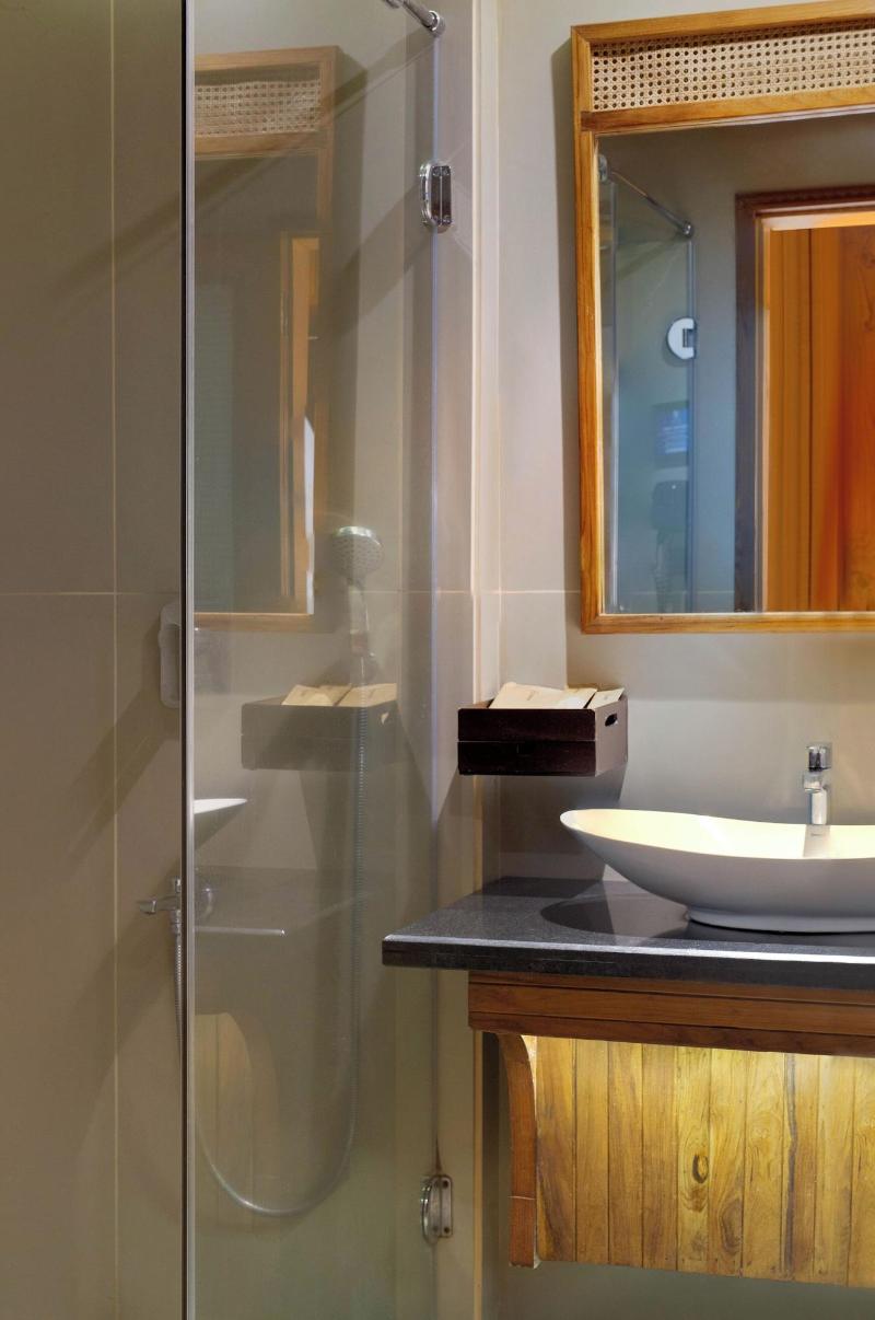 Coral Reef Resort & Spa, Havelock image