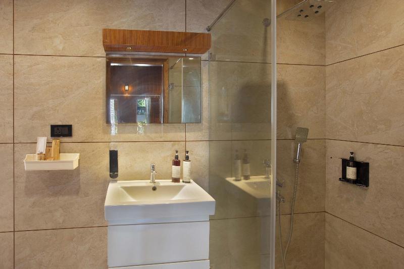 Coral Reef Resort & Spa, Havelock image