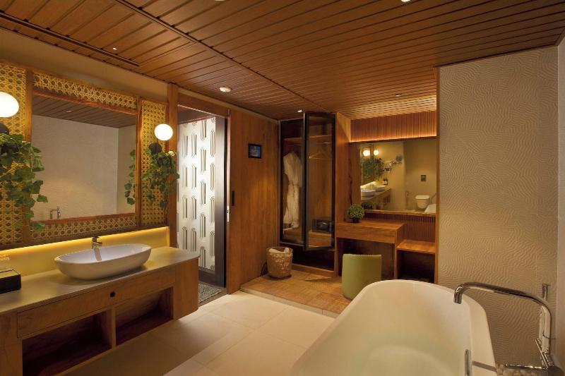 Coral Reef Resort & Spa, Havelock image