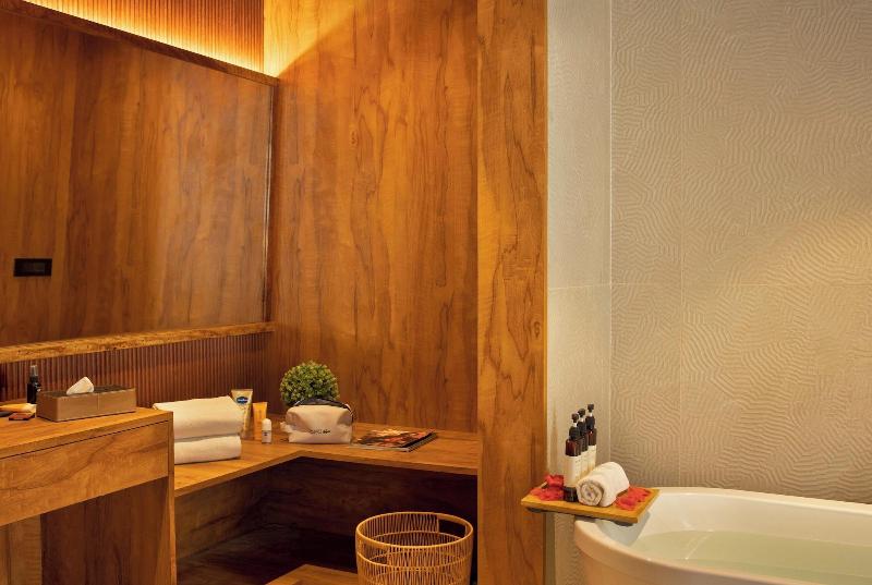 Coral Reef Resort & Spa, Havelock image