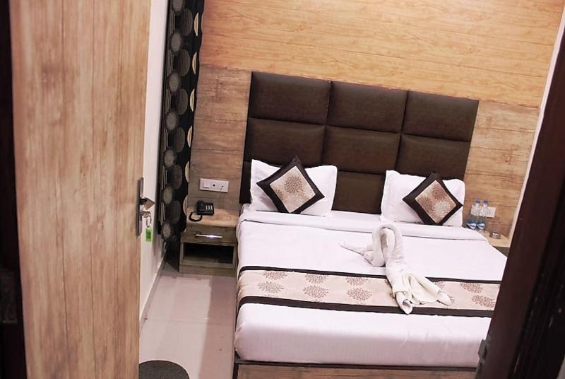 Goroomgo Shree Krishna Hotels Amritsar 3
