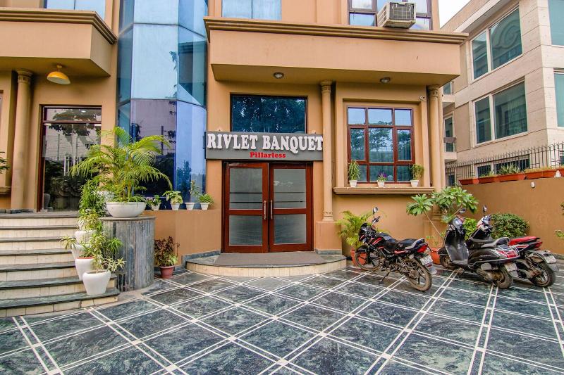 Fabhotel Prime The Rivlet Mg Road image