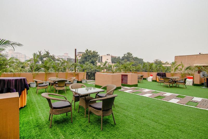 Fabhotel Prime The Rivlet Mg Road image