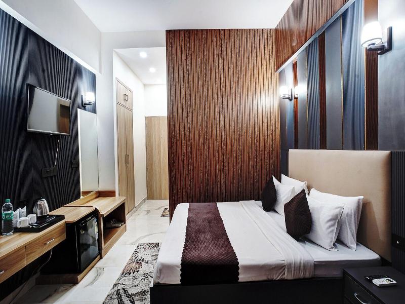 Fabhotel Prime The Rivlet Mg Road image