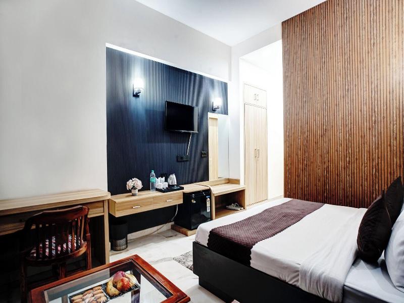 Fabhotel Prime The Rivlet Mg Road image