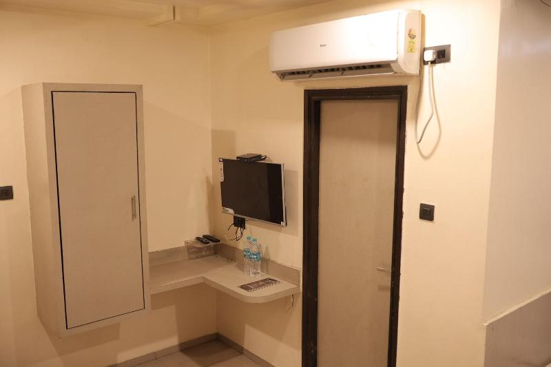 Hotel Al Zam Zam image