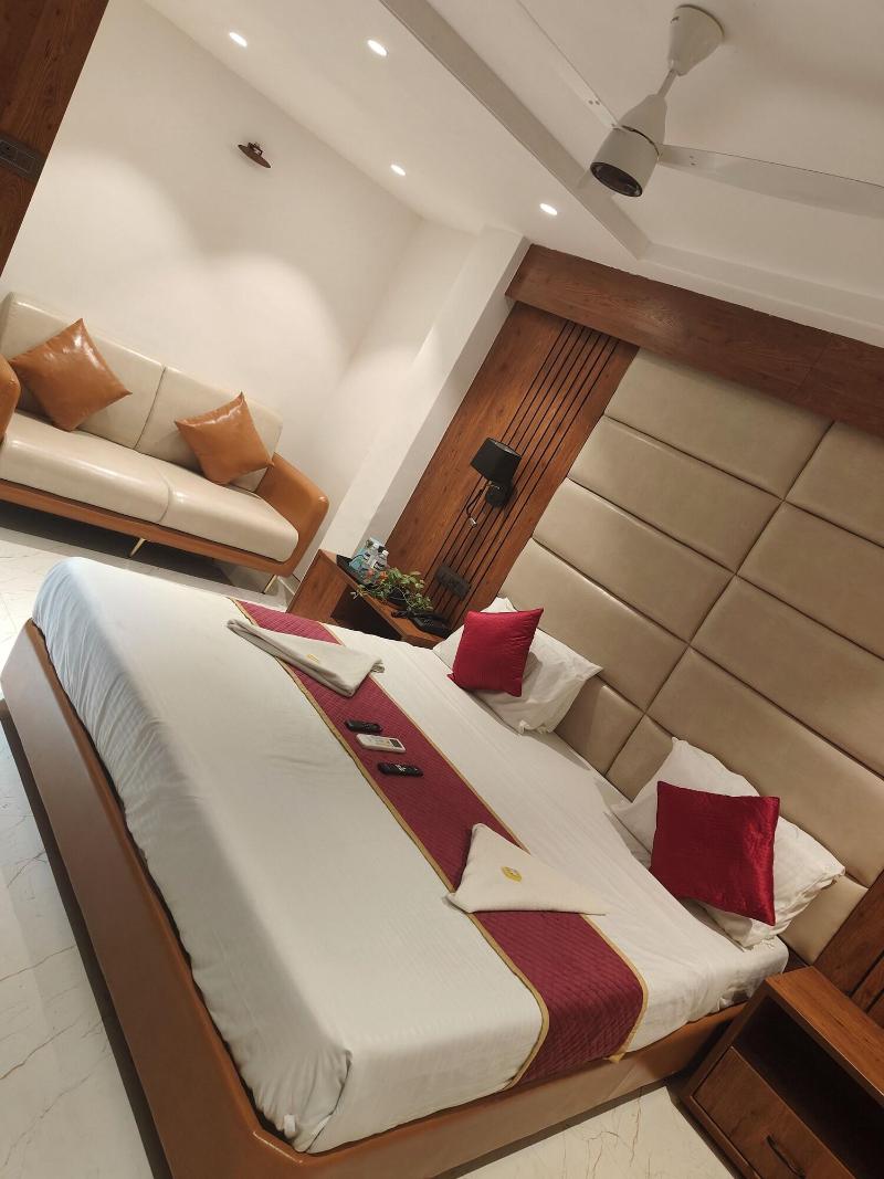 Anand Palace image