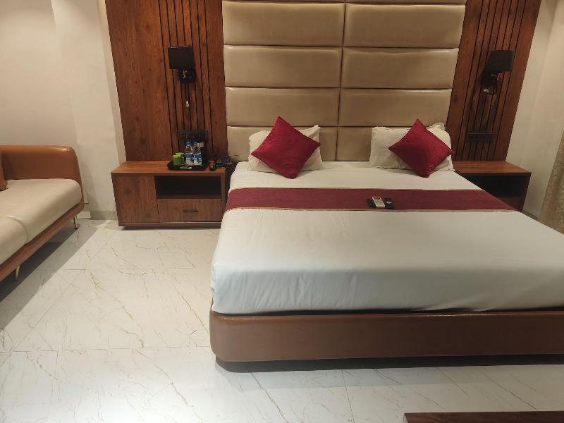 Anand Palace image