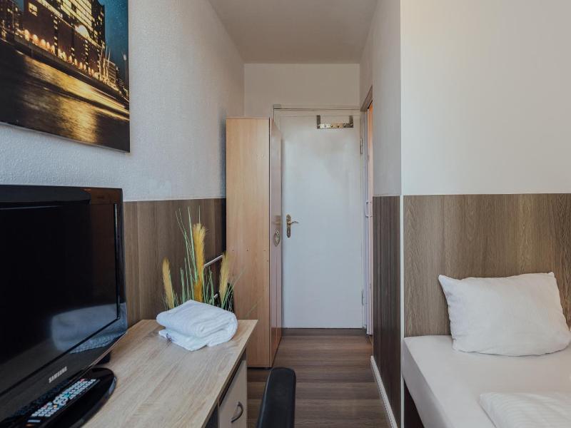 Hotel Hanseat Hamburg image