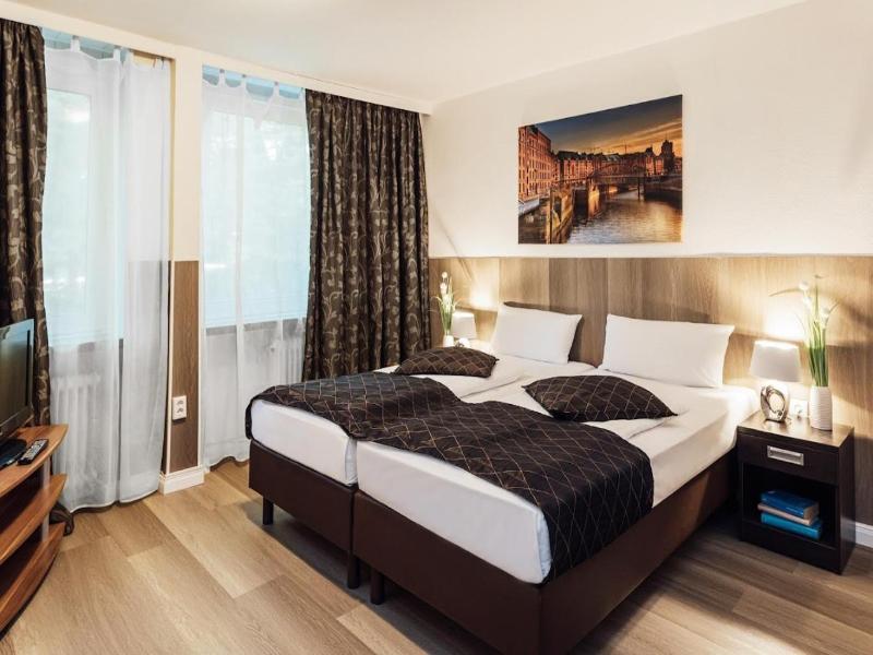 Hotel Hanseat Hamburg image