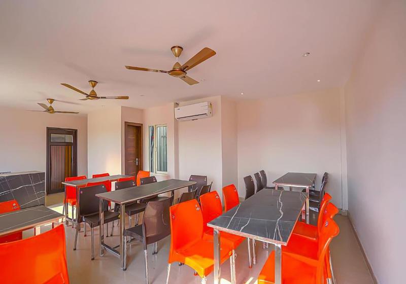 Fabhotel Prime Empire