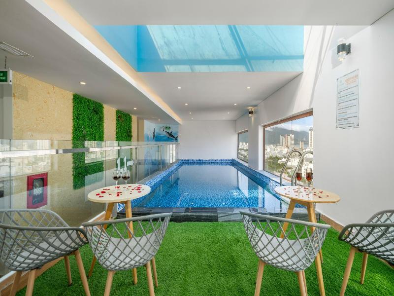 Sapphire Hotel image