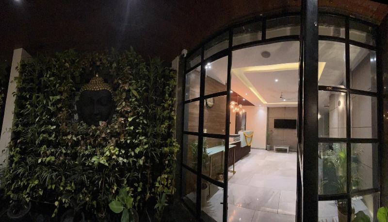 Hotel Lunar Stays image
