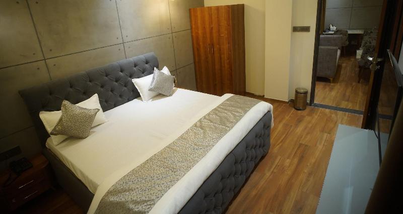 Hotel Lunar Stays image
